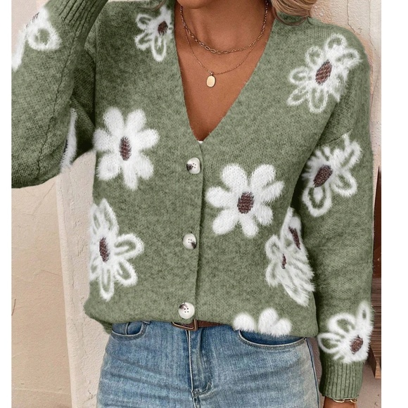 Maternity Floral Print Fuzzy Button Down Oversized Cardigan - Picture 5 of 12